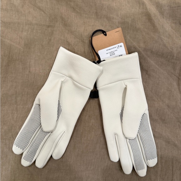 Skims x North Face Bone Gloves - Picture 2 of 2